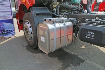 һ����� J6L�п� 2018�� �ʻݰ� 220���� 4X2 6.75�������ػ���(CA1180P62K1L4E5)ͼƬ