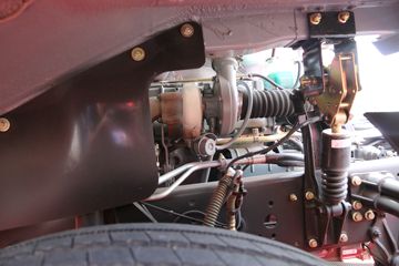 һ����� J6L�п� 2018�� �ʻݰ� 220���� 4X2 6.75�������ػ���(CA1180P62K1L4E5)ͼƬ