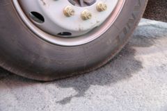 一汽解放 J6L中卡 2018款 质惠版 220马力 4X2 6.75米栏板载货车(CA1180P62K1L4E5)