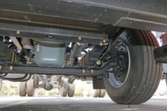 一汽解放 J6L中卡 2018款 质惠版 220马力 4X2 6.75米栏板载货车(CA1180P62K1L4E5)