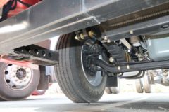 一汽解放 J6L中卡 2018款 质惠版 220马力 4X2 6.75米栏板载货车(CA1180P62K1L4E5)