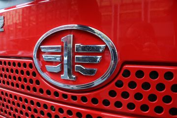 һ����� J6L�п� 2018�� �ʻݰ� 180���� 4X2 6.75�������ػ���(CA1180P62K1L4E5)ͼƬ