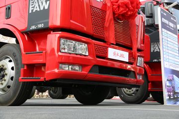 һ����� J6L�п� 2018�� �ʻݰ� 180���� 4X2 6.75�������ػ���(CA1180P62K1L4E5)ͼƬ