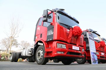 һ����� J6L�п� 2018�� �ʻݰ� 180���� 4X2 6.75�������ػ���(CA1180P62K1L4E5)ͼƬ