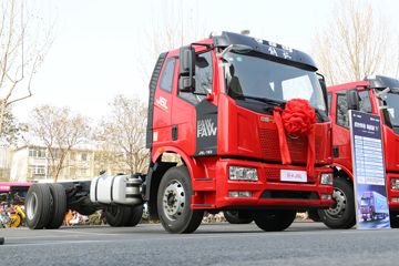 һ����� J6L�п� 2018�� �ʻݰ� 180���� 4X2 6.75�������ػ���(CA1180P62K1L4E5)ͼƬ