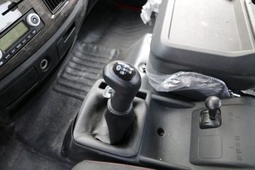 һ����� J6L�п� 2018�� �ʻݰ� 180���� 4X2 6.75�������ػ���(CA1180P62K1L4E5)ͼƬ