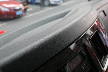 һ����� J6L�п� 2018�� �ʻݰ� 180���� 4X2 6.75�������ػ���(CA1180P62K1L4E5)ͼƬ