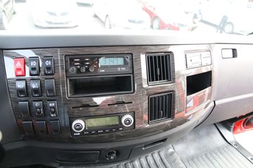 һ����� J6L�п� 2018�� �ʻݰ� 180���� 4X2 6.75�������ػ���(CA1180P62K1L4E5)ͼƬ