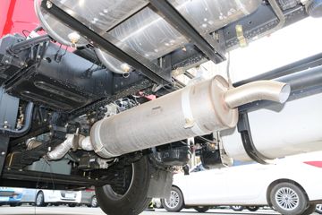 һ����� J6L�п� 2018�� �ʻݰ� 180���� 4X2 6.75�������ػ���(CA1180P62K1L4E5)ͼƬ