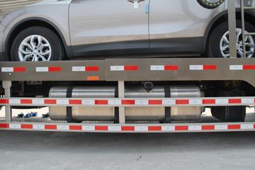 福田 欧曼新ETX 220马力 4X2 9.53米厢式载货车(BJ5183XXY-AA)外观图片