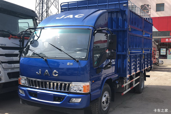 江淮 骏铃E6 141马力 3.85米排半仓栅式轻卡