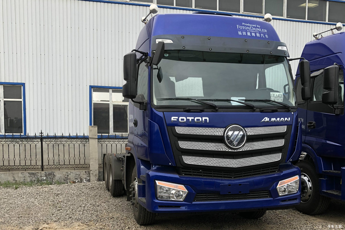 福田 欧曼新ETX 6系重卡 350马力 6X4牵引车