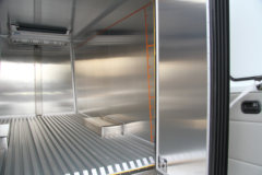 南京依维柯 146马力 3.35米冷藏车(康飞牌)(KFT5041XLC58)