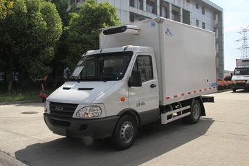 南京依维柯 Power Daily X46 129马力 4X2 3.5米冷藏车(康飞牌)(KFT5041XLC57)