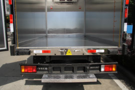 南京依维柯底盘&nbsp;冷藏车上装图片