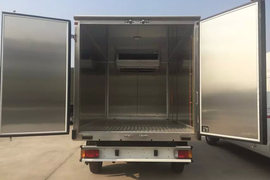 上汽大通底盘&nbsp;冷藏车上装图片