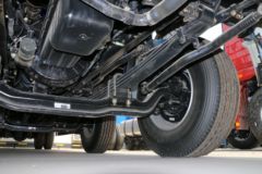 福田 欧曼新ETX 5系重卡 245马力 6X2 8米仓栅式载货车(BJ5252CCY-AB)