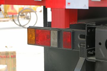 福田 瑞沃中卡 168马力 4X2 6.2米仓栅式载货车(BJ5165CCY-2)外观图片