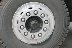 福田 瑞沃Q9 220马力 6X2 7.8米仓栅式载货车(BJ5255CCY-FA)