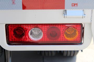 ���� K23 110���� 3.3�׵�������΢��(KMC1035Q32D5)ͼƬ