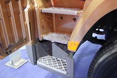 陕汽重卡 德龙X3000 纪念版 轻量化 550马力 6X4牵引车(SX4250XC4Q2)