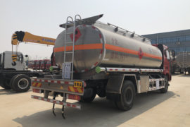 一汽解放底盘&nbsp;油罐车外观图片