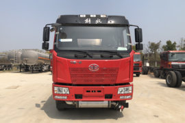 一汽解放底盘&nbsp;油罐车外观图片