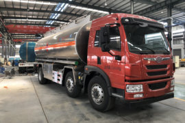 青岛解放底盘&nbsp;油罐车外观图片