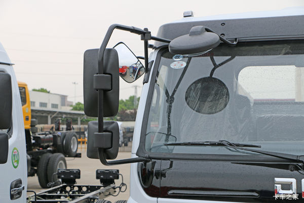 多利卡D7载货车哈尔滨市火热促销中 让利高达3万