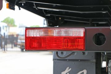 ���� ������D9 170���� 4X2 6.8�������ػ���(EQ1140L9BDG)ͼƬ