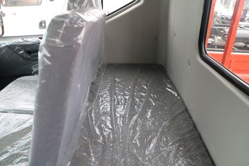 ���� ������D9 170���� 4X2 6.8�������ػ���(EQ1140L9BDG)ͼƬ