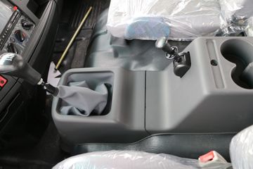 ���� ������D9 170���� 4X2 6.8�������ػ���(EQ1140L9BDG)ͼƬ