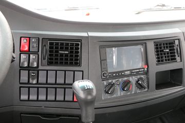 ���� ������D9 170���� 4X2 6.8�������ػ���(EQ1140L9BDG)ͼƬ