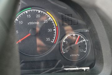 ���� ������D9 170���� 4X2 6.8�������ػ���(EQ1140L9BDG)ͼƬ