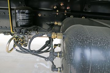 ���� ������D9 170���� 4X2 6.8�������ػ���(EQ1140L9BDG)ͼƬ