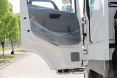 联合卡车 E370重卡 370马力 6X4 LNG牵引车(QCC4252N654M)