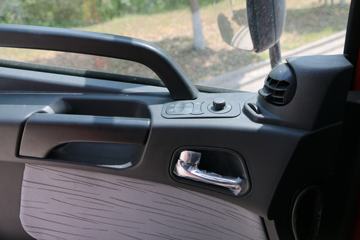 ���Ͽ��� U370�ؿ� 370���� 6X4 LNGǣ����ͼƬ