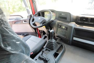 ���Ͽ��� U370�ؿ� 370���� 6X4 LNGǣ����ͼƬ