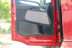 联合卡车 U370重卡 370马力 6X4 LNG牵引车(QCC4252N654)