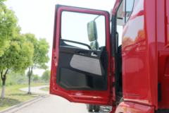 联合卡车 U370重卡 370马力 6X4 LNG牵引车(QCC4252N654)