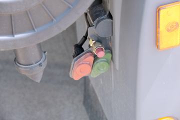 ���Ͽ��� U370�ؿ� 370���� 6X4 LNGǣ����ͼƬ