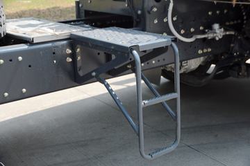 ���Ͽ��� U370�ؿ� 370���� 6X4 LNGǣ����ͼƬ