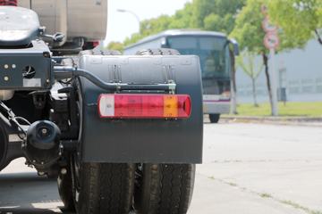 ���Ͽ��� U370�ؿ� 370���� 6X4 LNGǣ����ͼƬ