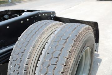 ���Ͽ��� U370�ؿ� 370���� 6X4 LNGǣ����ͼƬ