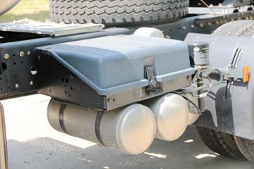 ���Ͽ��� U370�ؿ� 370���� 6X4 LNGǣ����ͼƬ