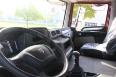 联合卡车 U440 440马力 8X4 8米自卸车(QCC3312D656-6)