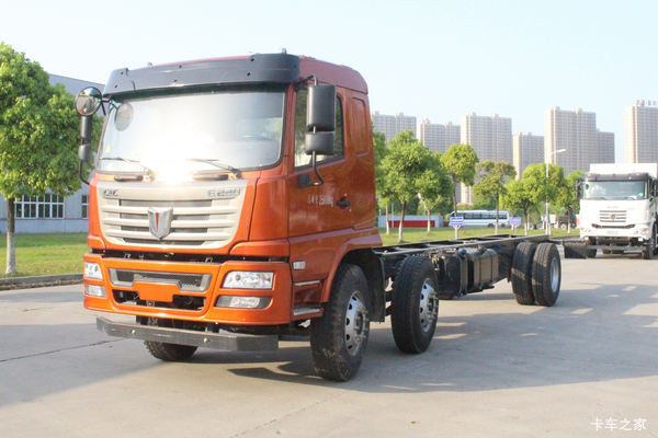联合卡车 E220中卡 220马力 6X2 7.8米栏板载货车
