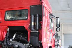 中国重汽 HOWO重卡 336马力 6X4 牵引车(精英版 HW76)(变速器HW20716)(ZZ4257N3247C1) 中国重汽 HOWO重卡 336马力 6X4 牵引车(精英版 HW76)(变速器HW20716)(ZZ4257N3247C1)