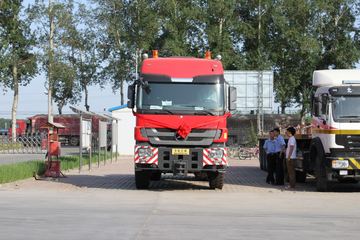 奔驰 Actros重卡 550马力 6X6 牵引车(大件牵引车)(型号3355AS)