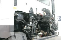 广汽日野 700系列重卡 350马力 6X4 牵引车(高顶)(YC4250SS2PK)